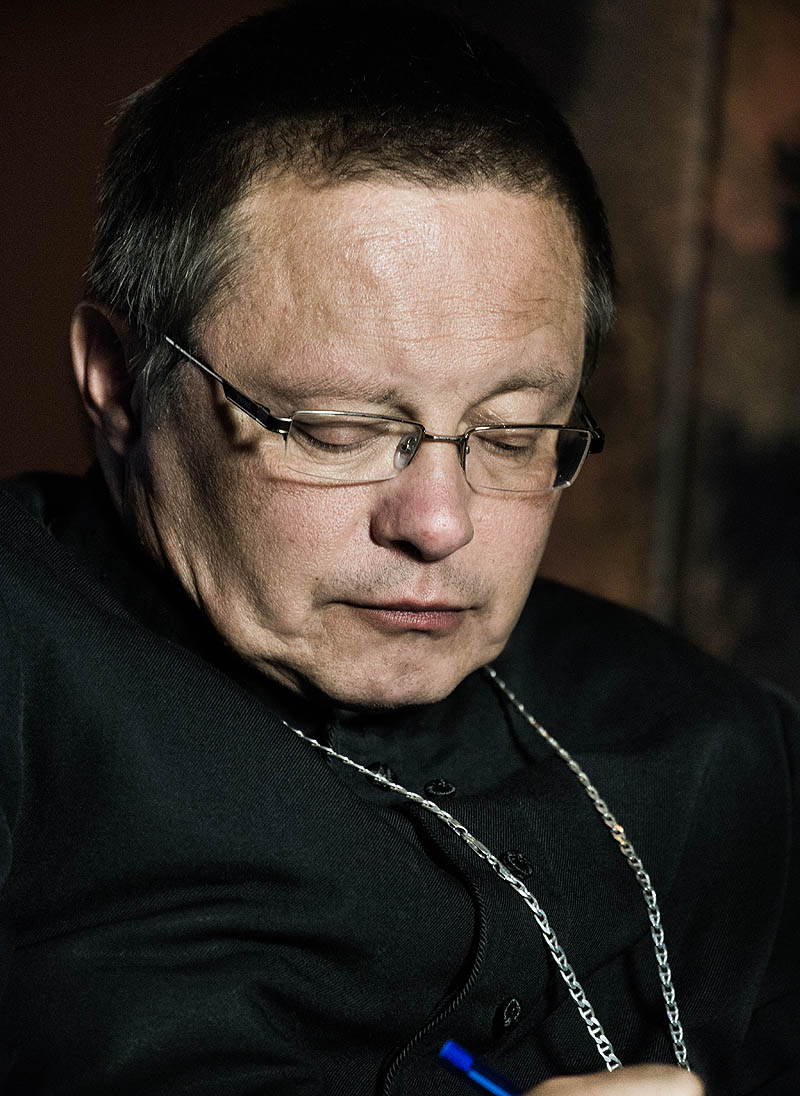 bp. Grzegorz Ry�