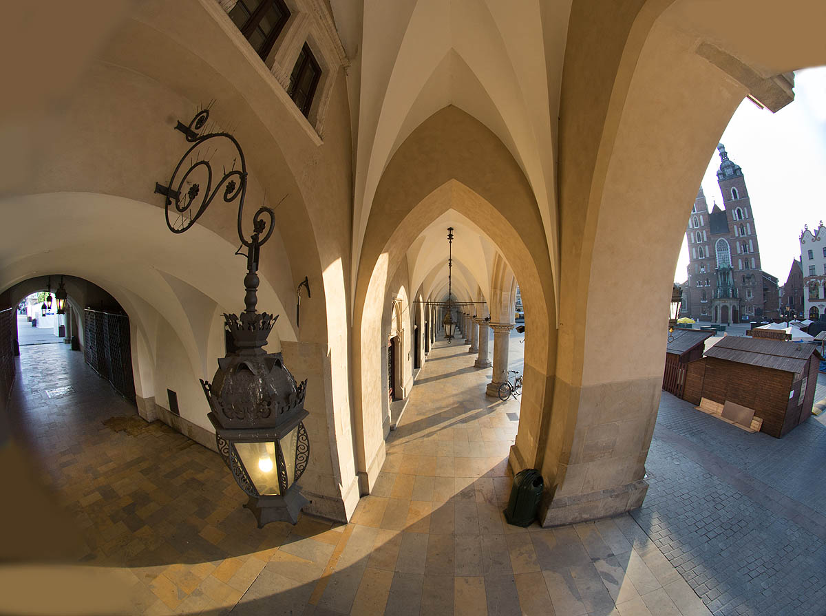 Krak�w, Sukiennice, Fish Eye