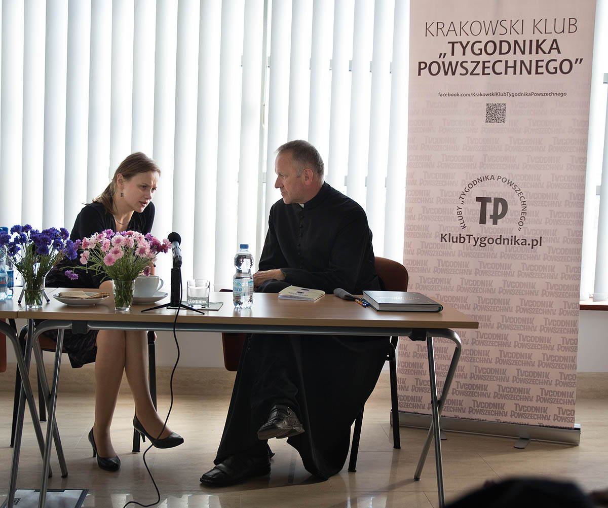 Dominika Koz�owska, ks. Wojciech Lema�ski
