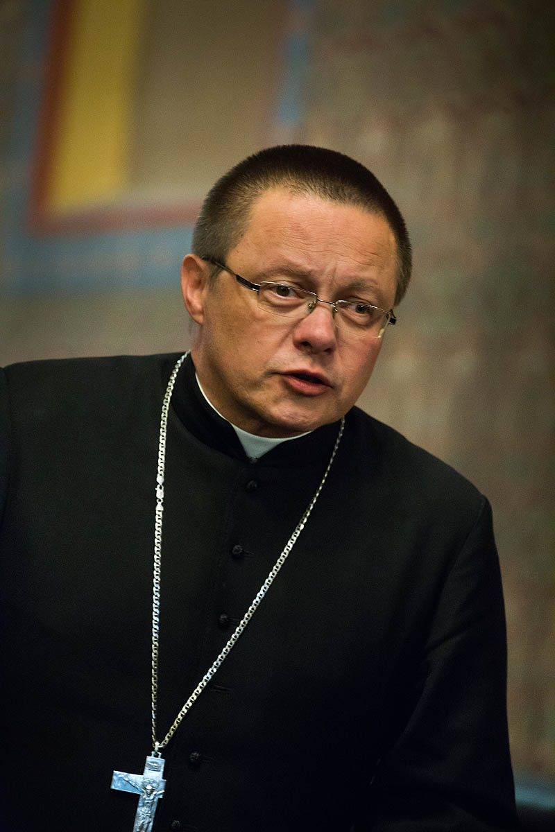 bp. Grzegorz Ry�
