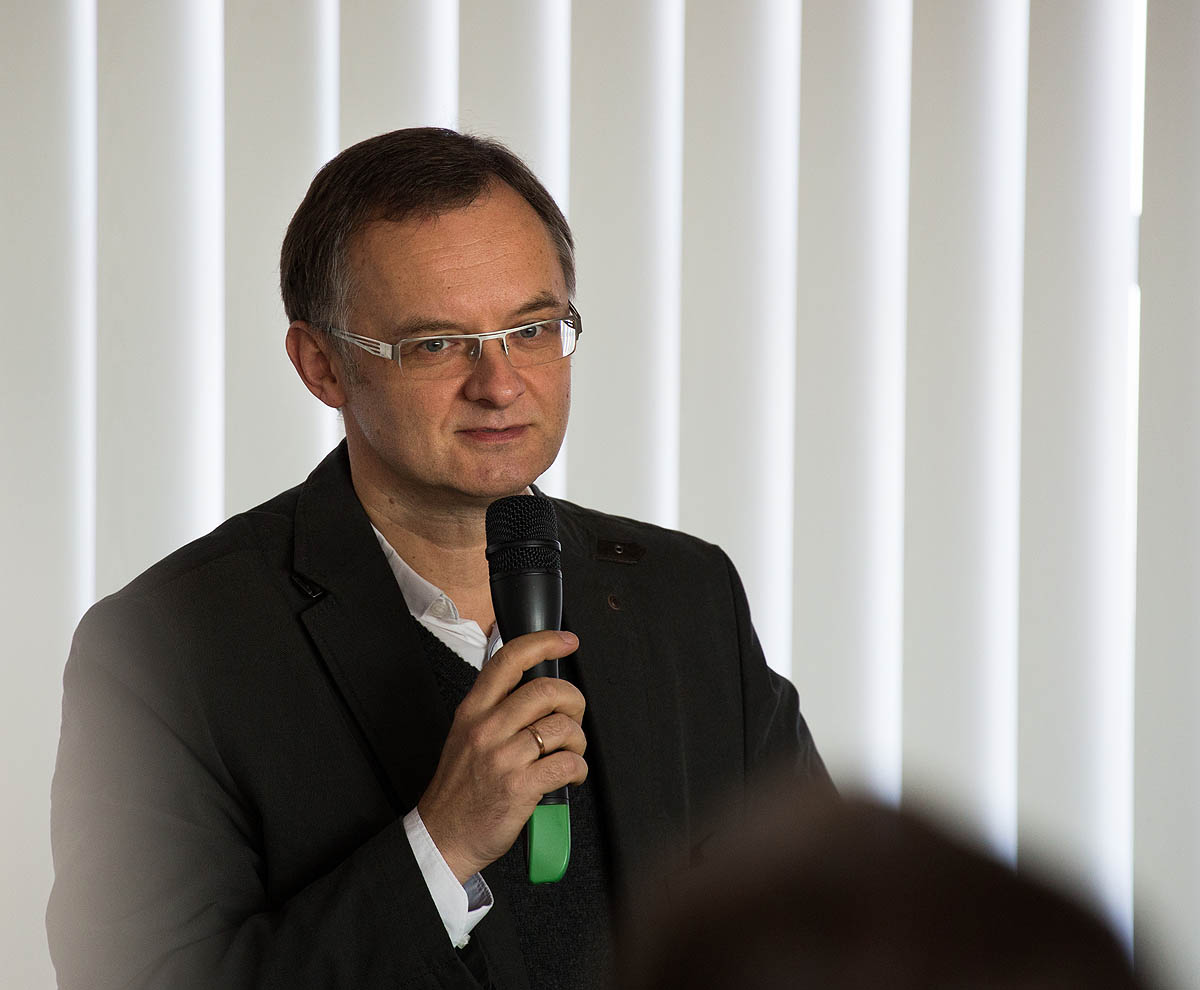 Aleksander Kardy�