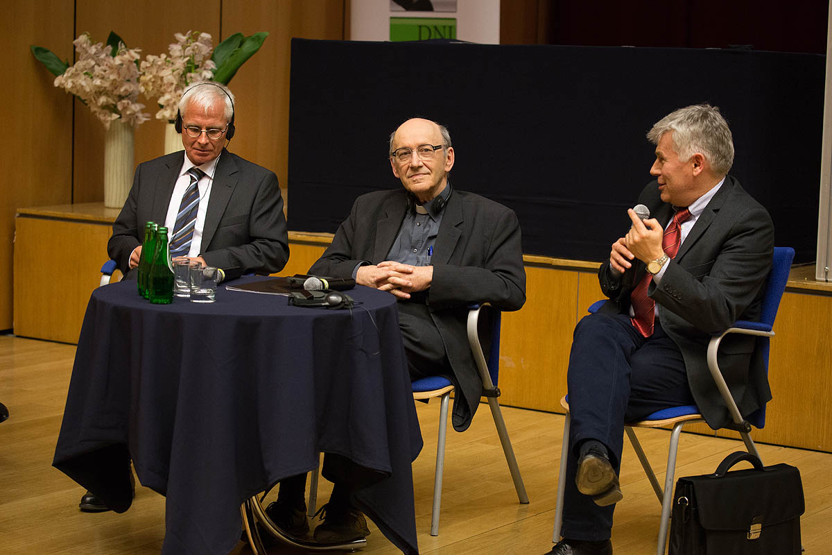 Christoph B�ttigheimer, Micha� Heller, Zbigniew Stawrowski