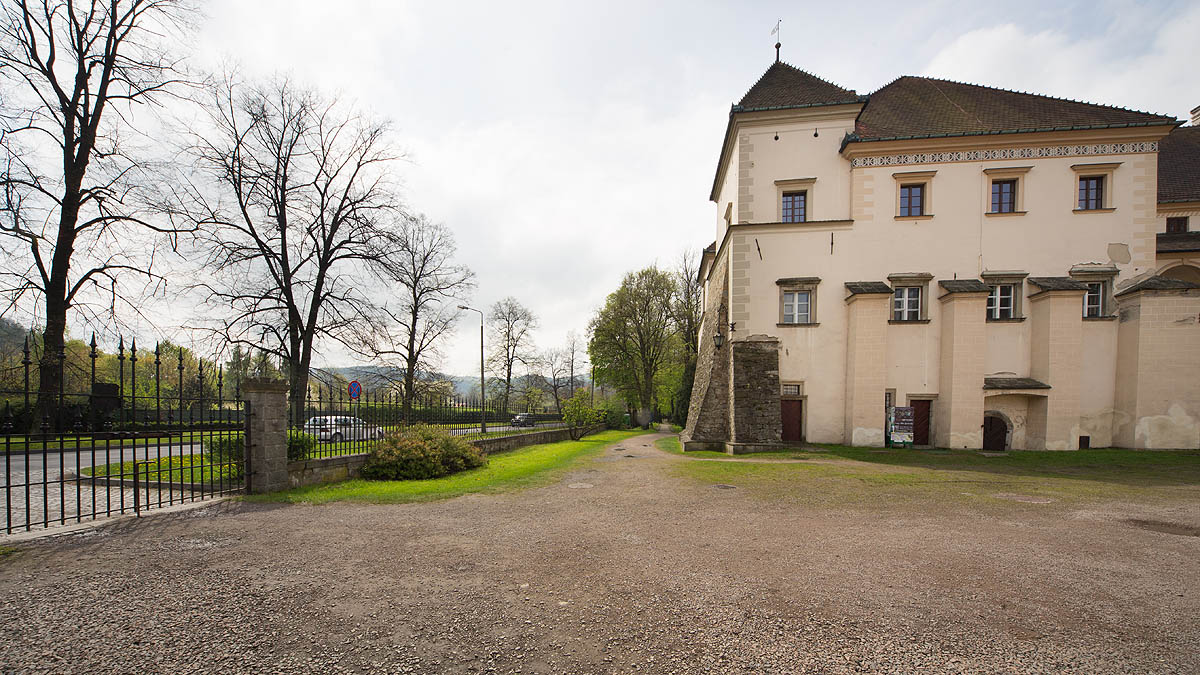 Sucha Beskidzka, Zamek