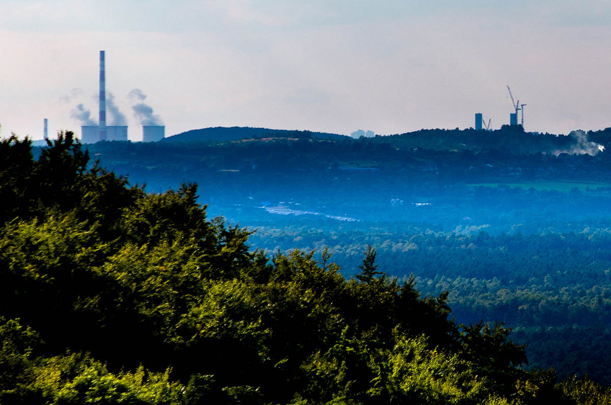 Elektrownia Jaworzno z Zamku Tenczyn