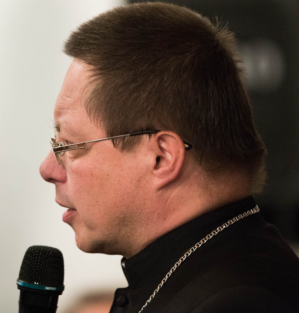 bp. Grzegorz Ry�