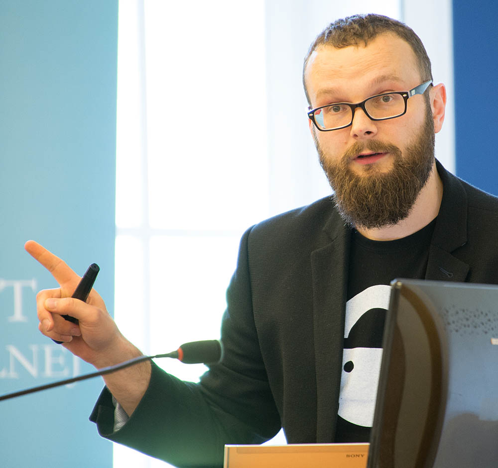 Bart�omiej Skowron