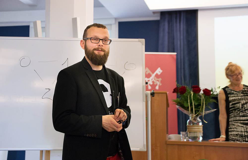 Bart�omiej Skowron