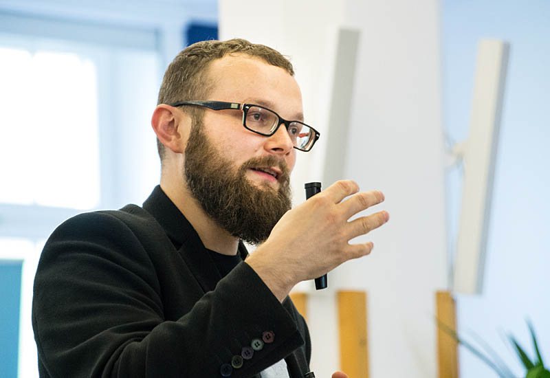 Bart�omiej Skowron
