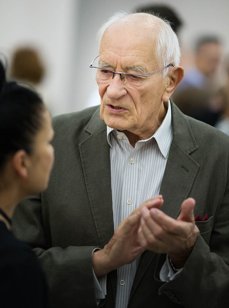 Wojciech Plewi�ski