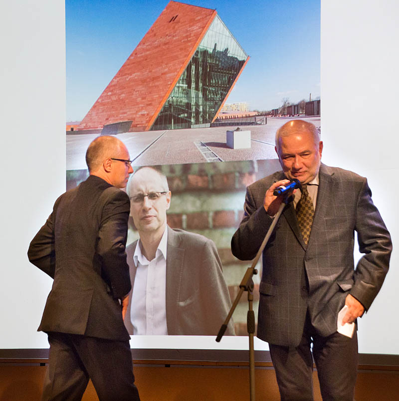 Pawe� Machcewicz, Tomasz Fia�kowski