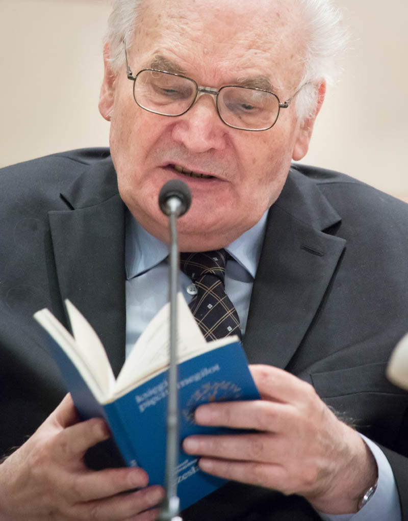 prof. W�adys�aw Str�ewski