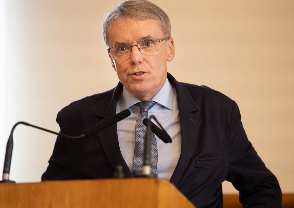 Henryk Wo�niakowski