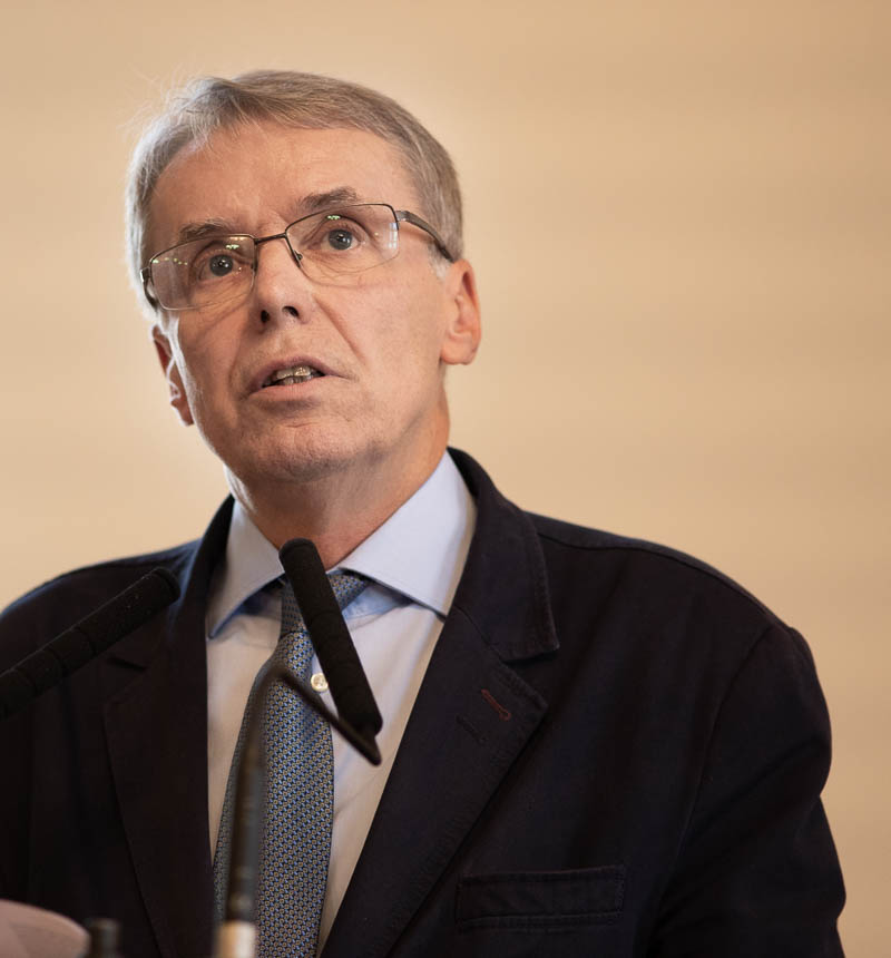 Henryk Wo�niakowski