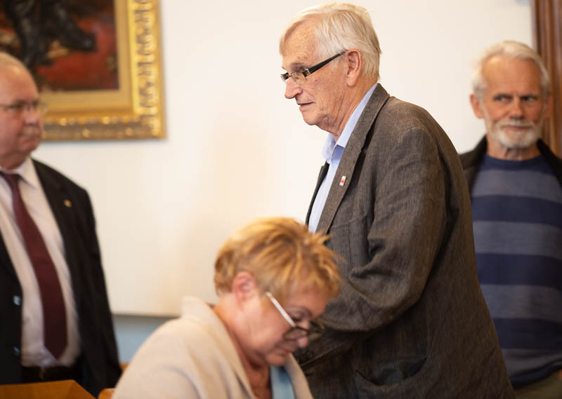 Jerzy Niewodnicza�ski