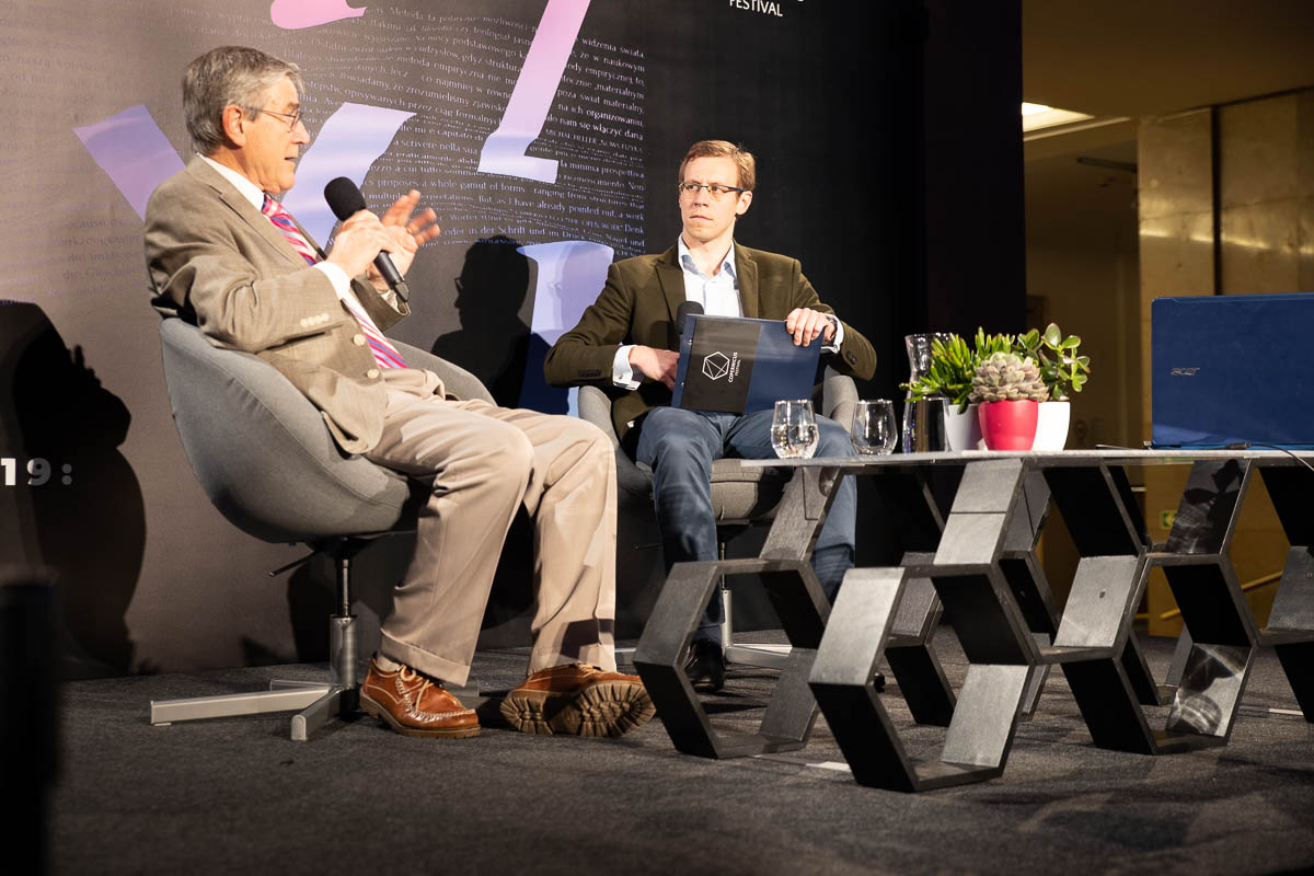Paul Davies, Micha� Eckstein