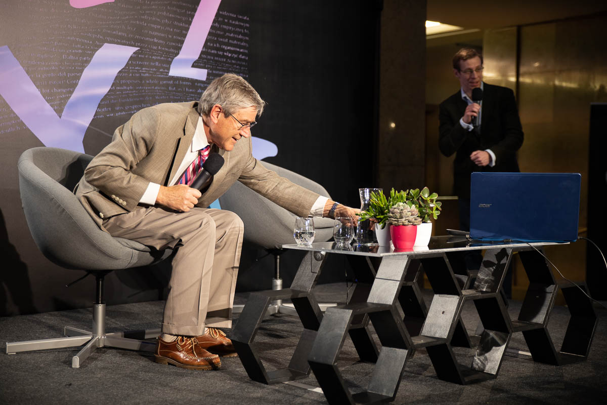 Paul Davies, Micha� Eckstein