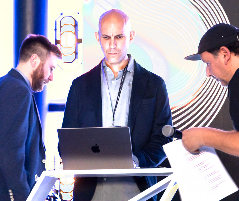 Piotr Urbańczyk, Anil Seth
